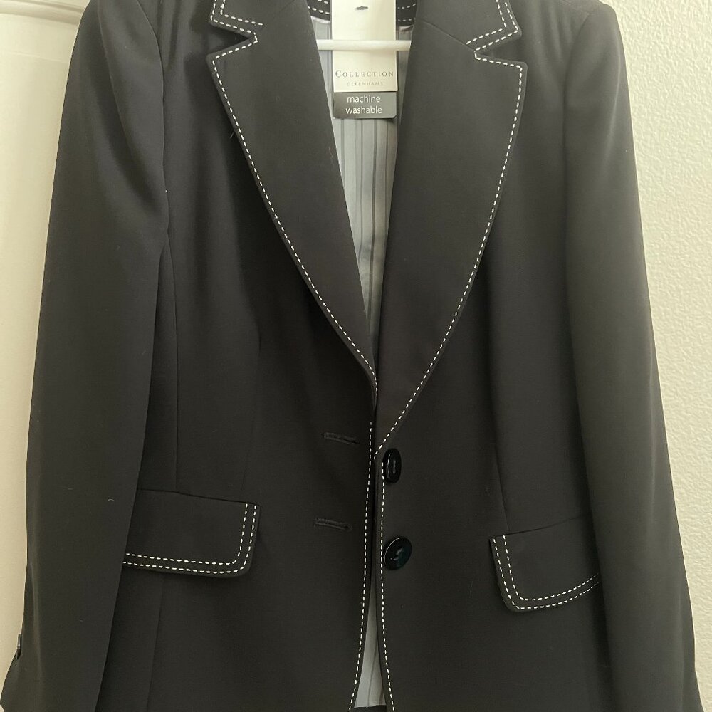 Gorgeous jet black suit jacket with ivory topstitch detail